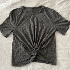 Lululemon crop top. Worn 4 times.